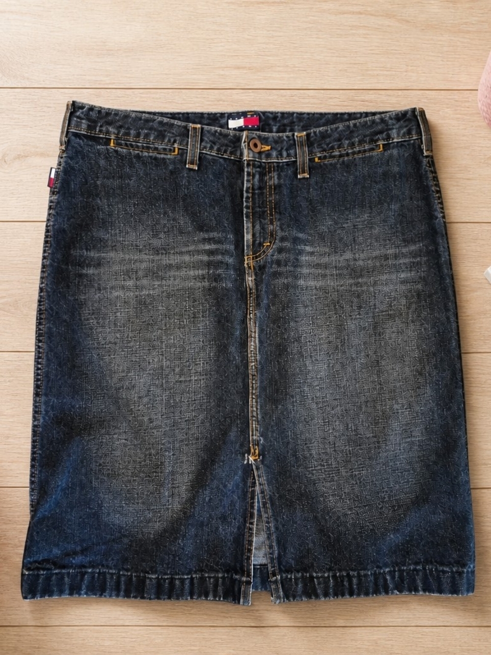 Tommy Hilfiger Women's Dark Blue Straight Denim Skirt